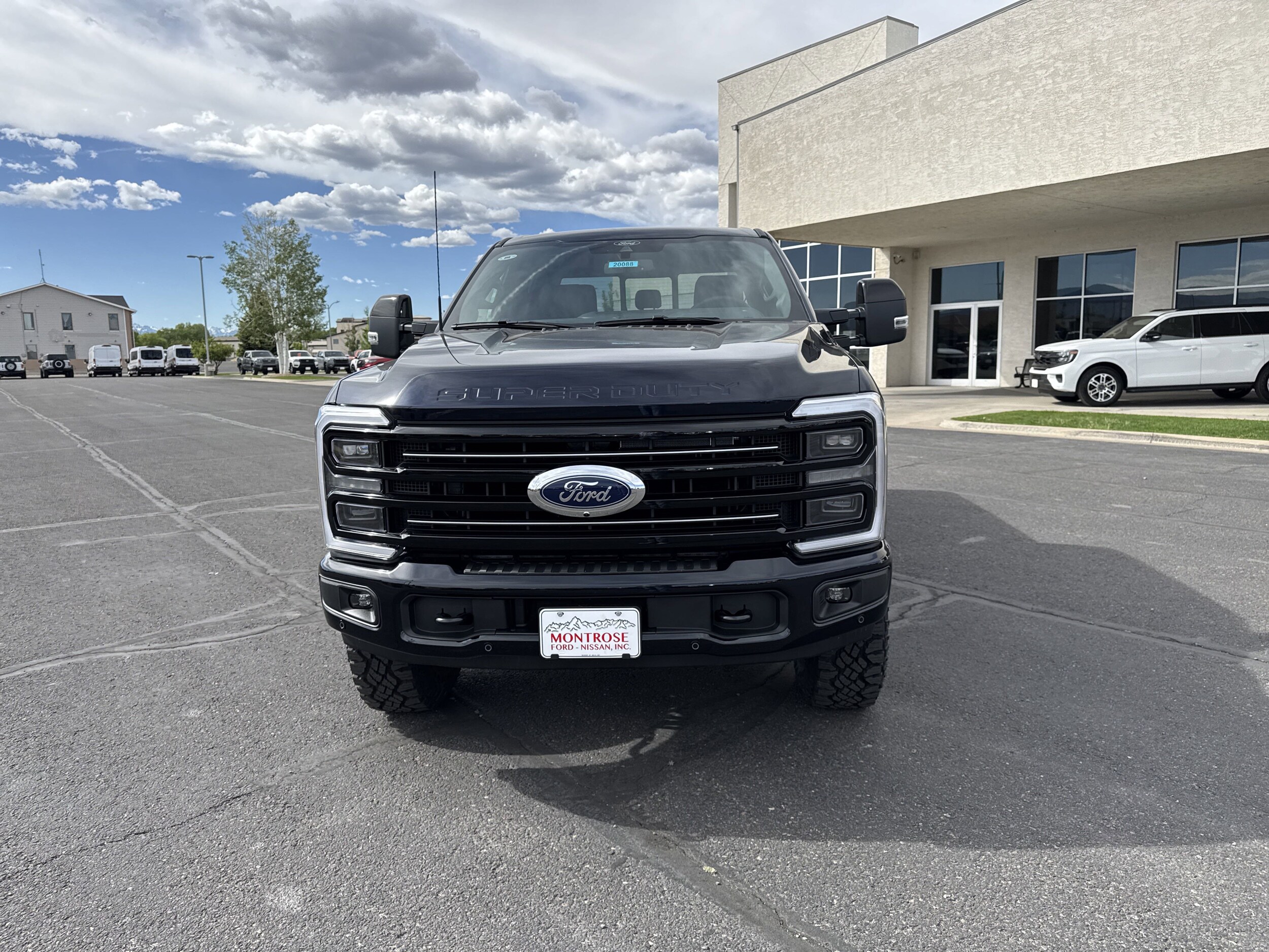 2025 Ford F-250 photo 2