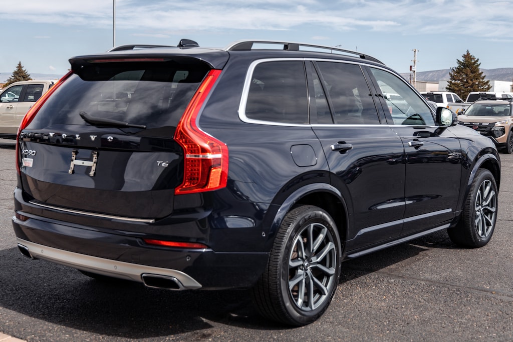 Used 2016 Volvo XC90 T6 Momentum SUV