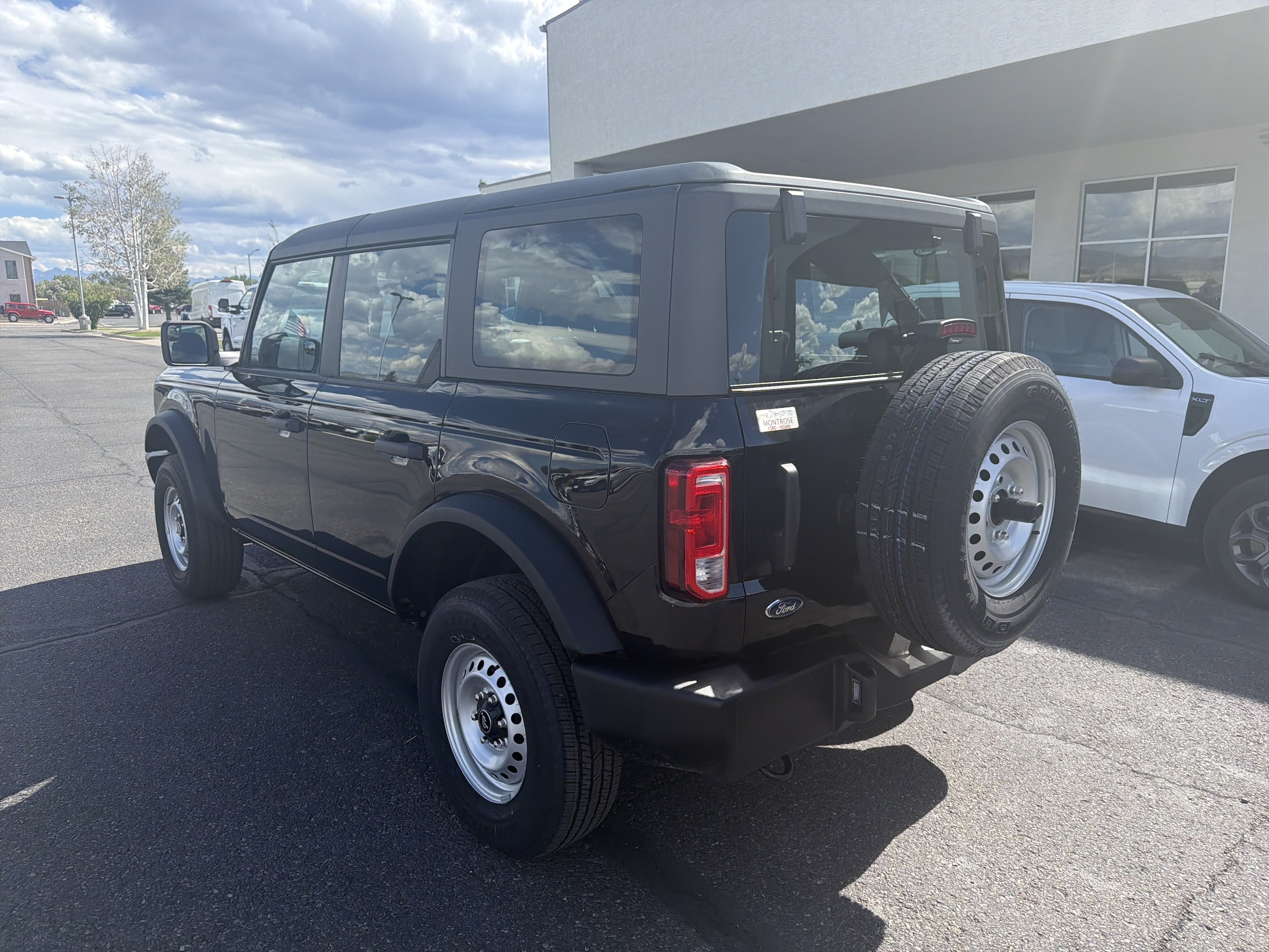 2025 Ford Bronco 4-Door Base - Photo 17