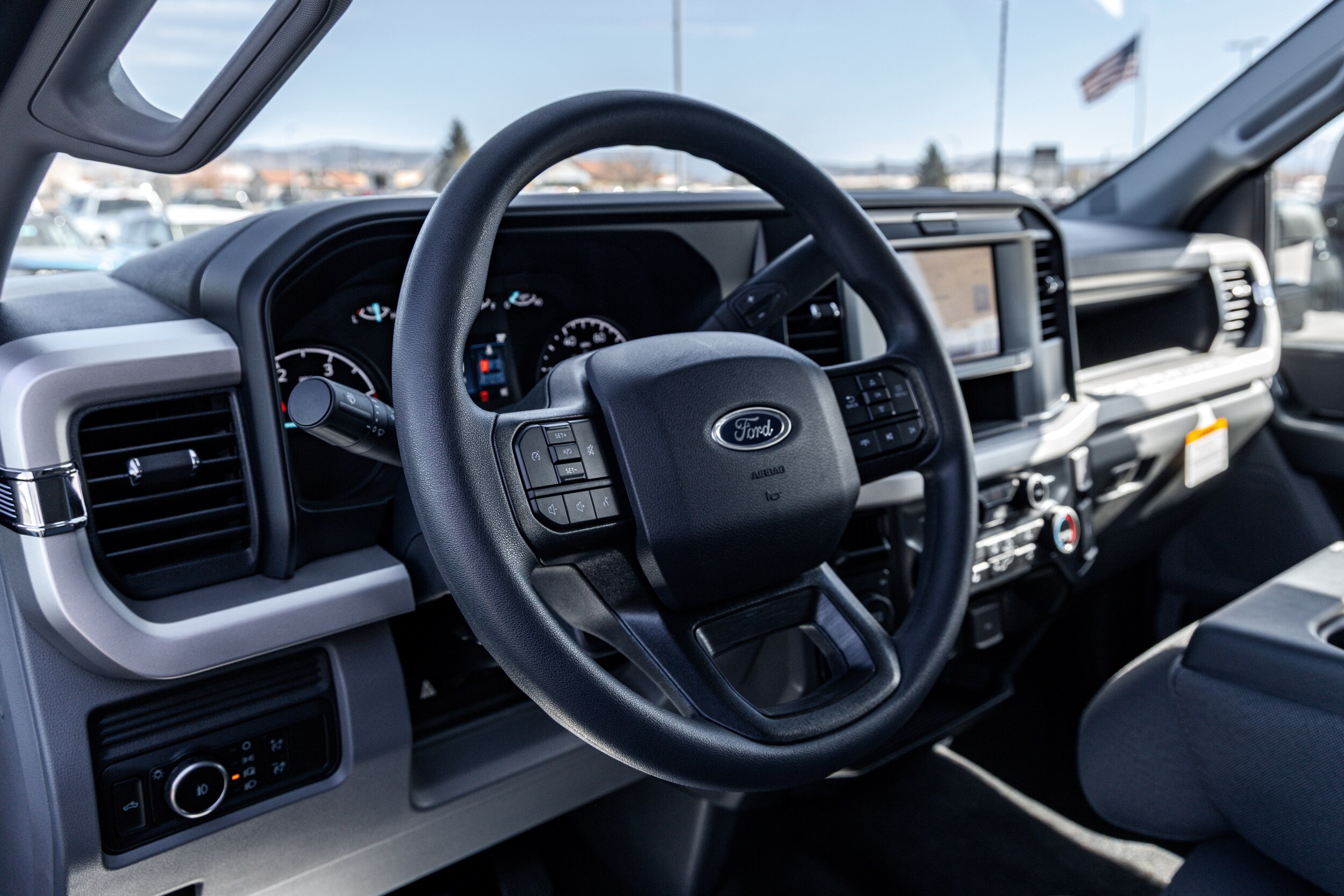 2026 Ford F-350 Super Duty XL - Photo 9
