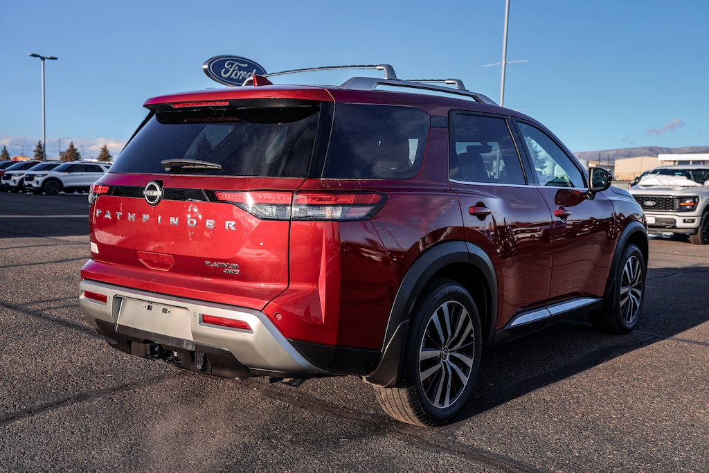 Used 2024 Nissan Pathfinder Platinum SUV