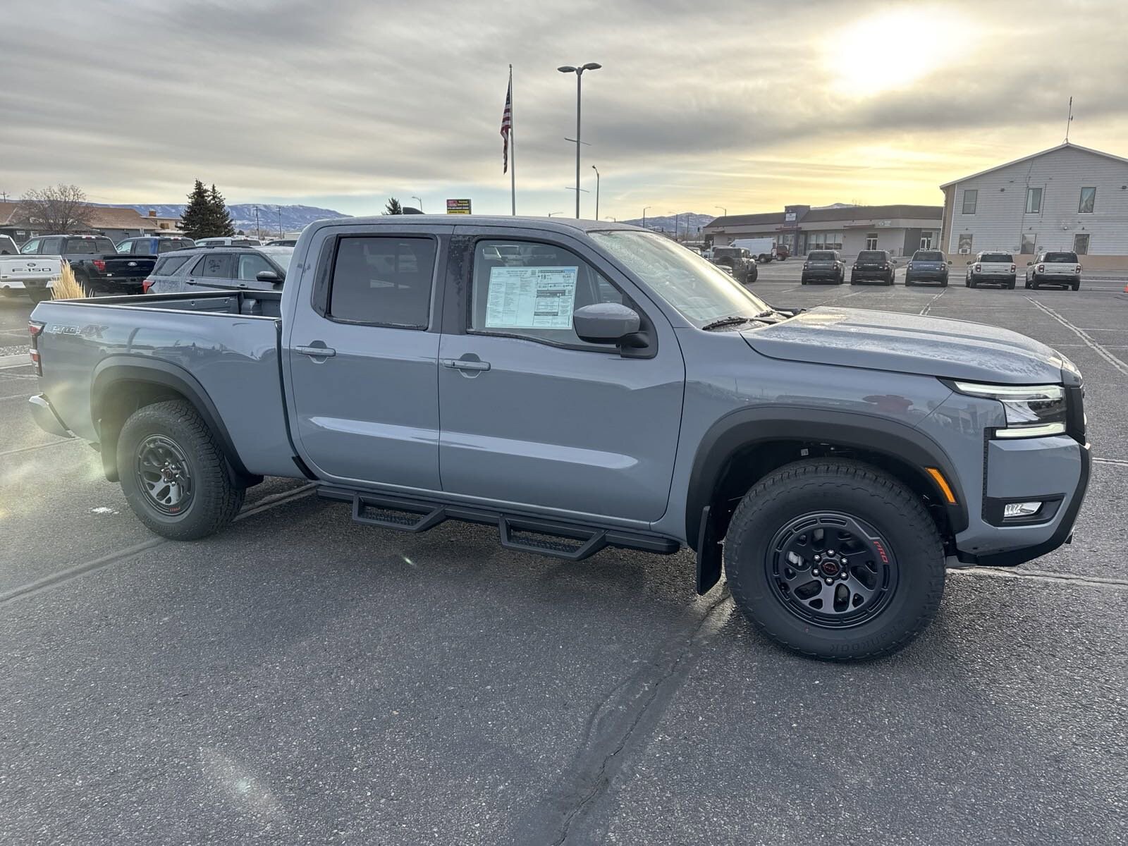 2025 Nissan Frontier PRO-4X photo 4