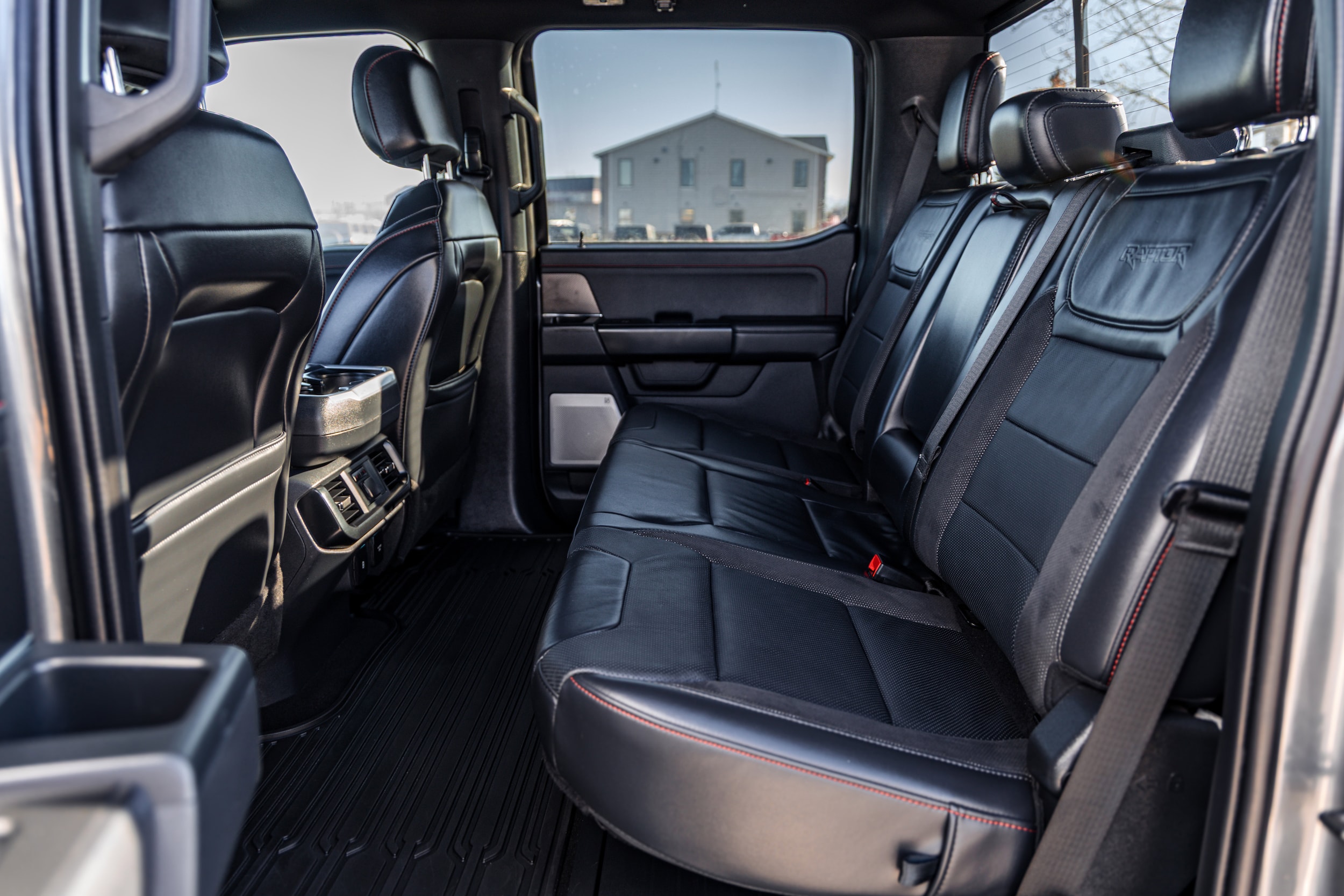 2025 Ford F-150 Raptor - Photo 11