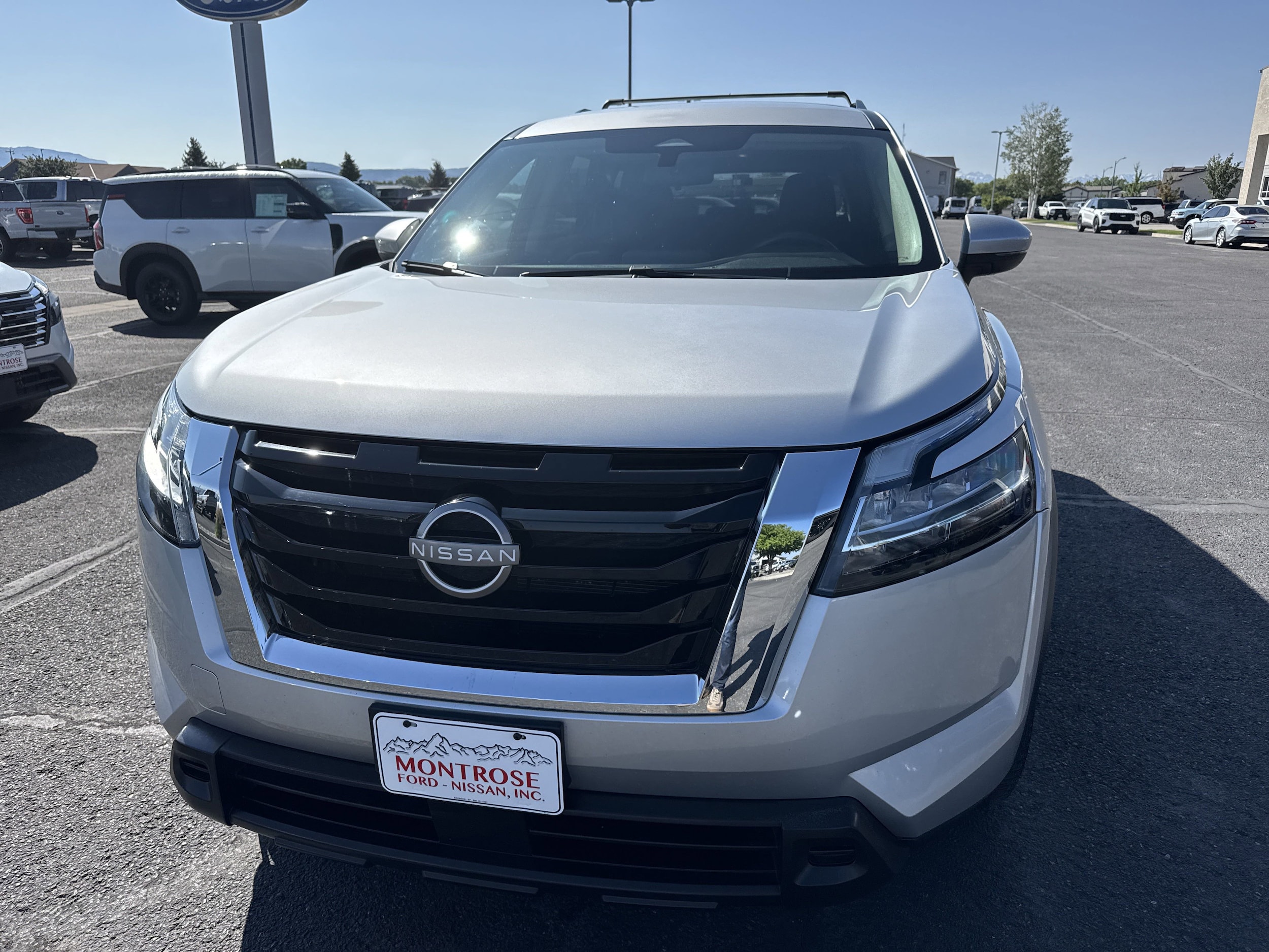 Used 2022 Nissan Pathfinder SV with VIN 5N1DR3BC8NC239474 for sale in Montrose, CO
