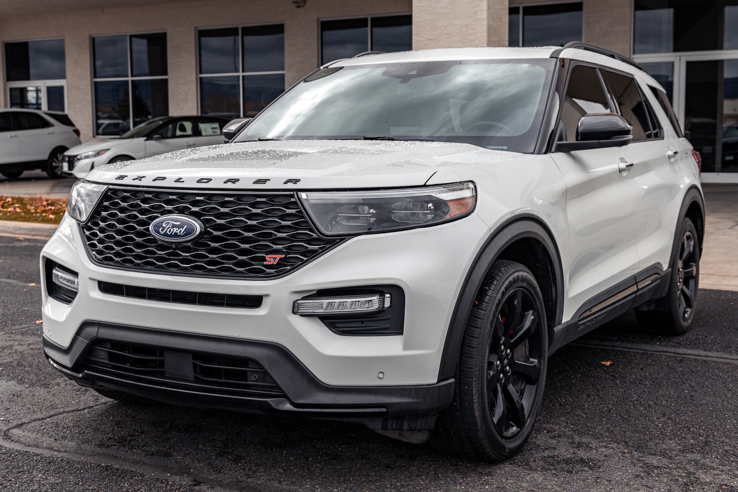 2023 Ford Explorer ST's photo