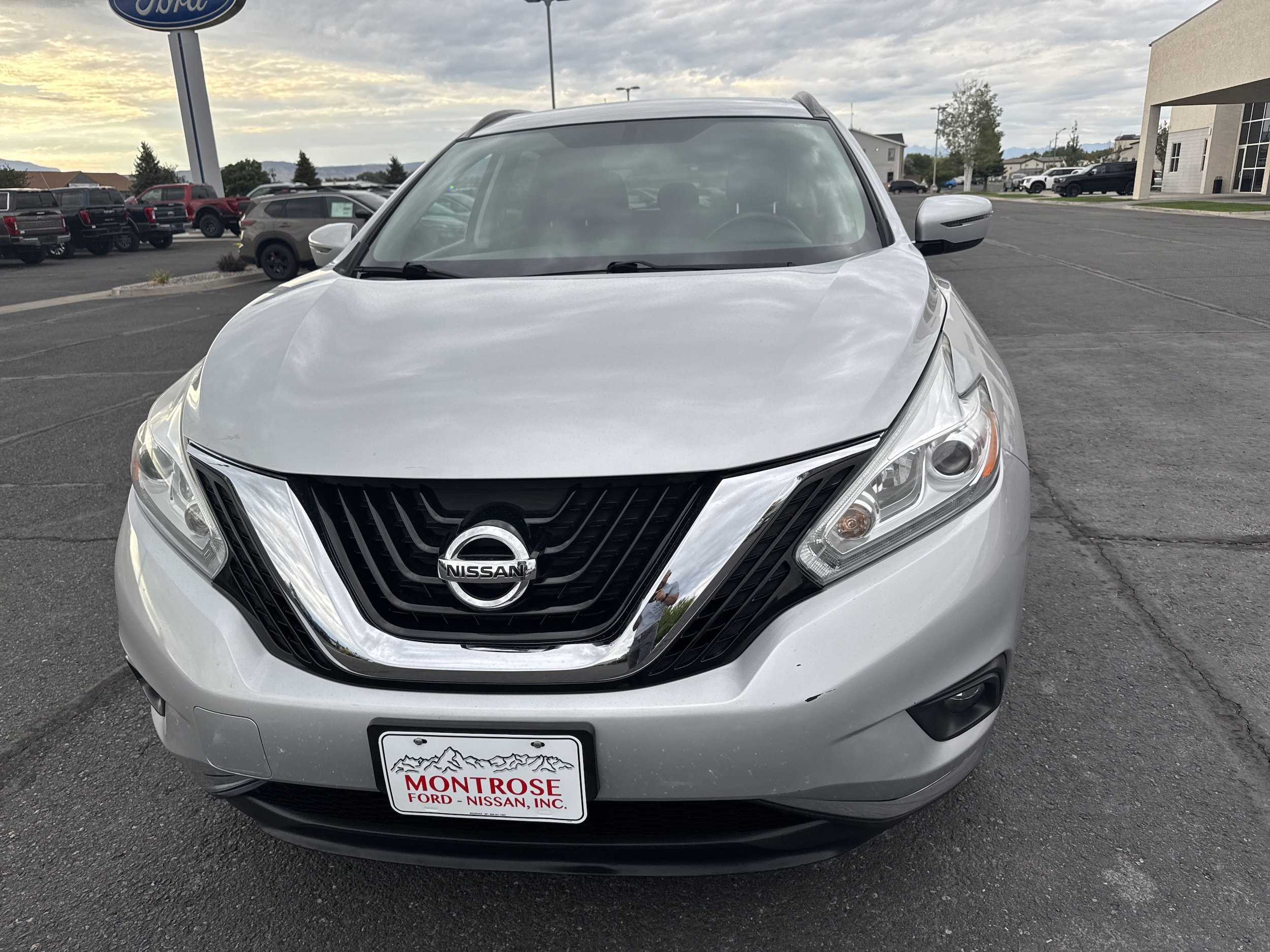 Used 2017 Nissan Murano SV with VIN 5N1AZ2MH5HN115614 for sale in Montrose, CO