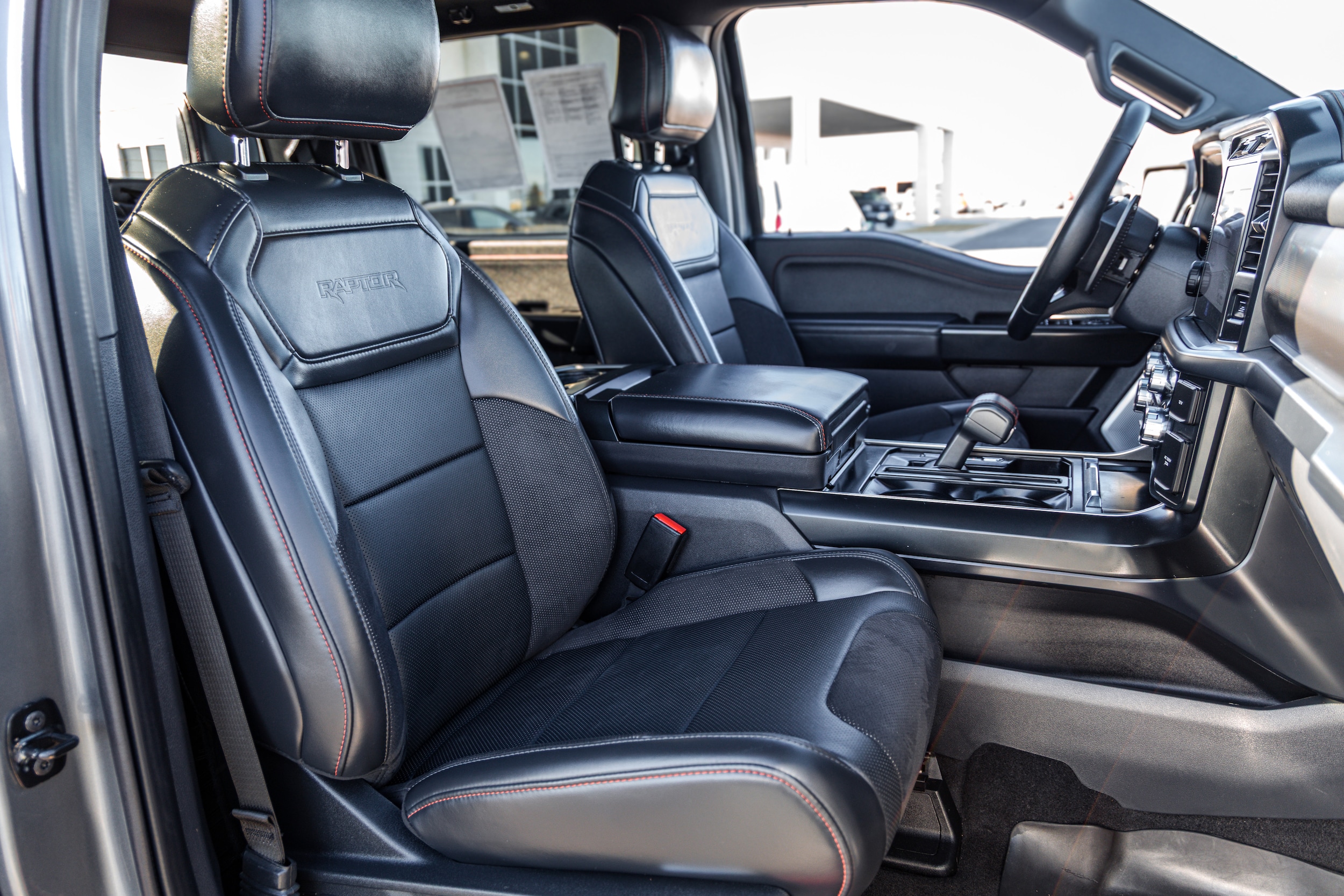 2025 Ford F-150 Raptor - Photo 9