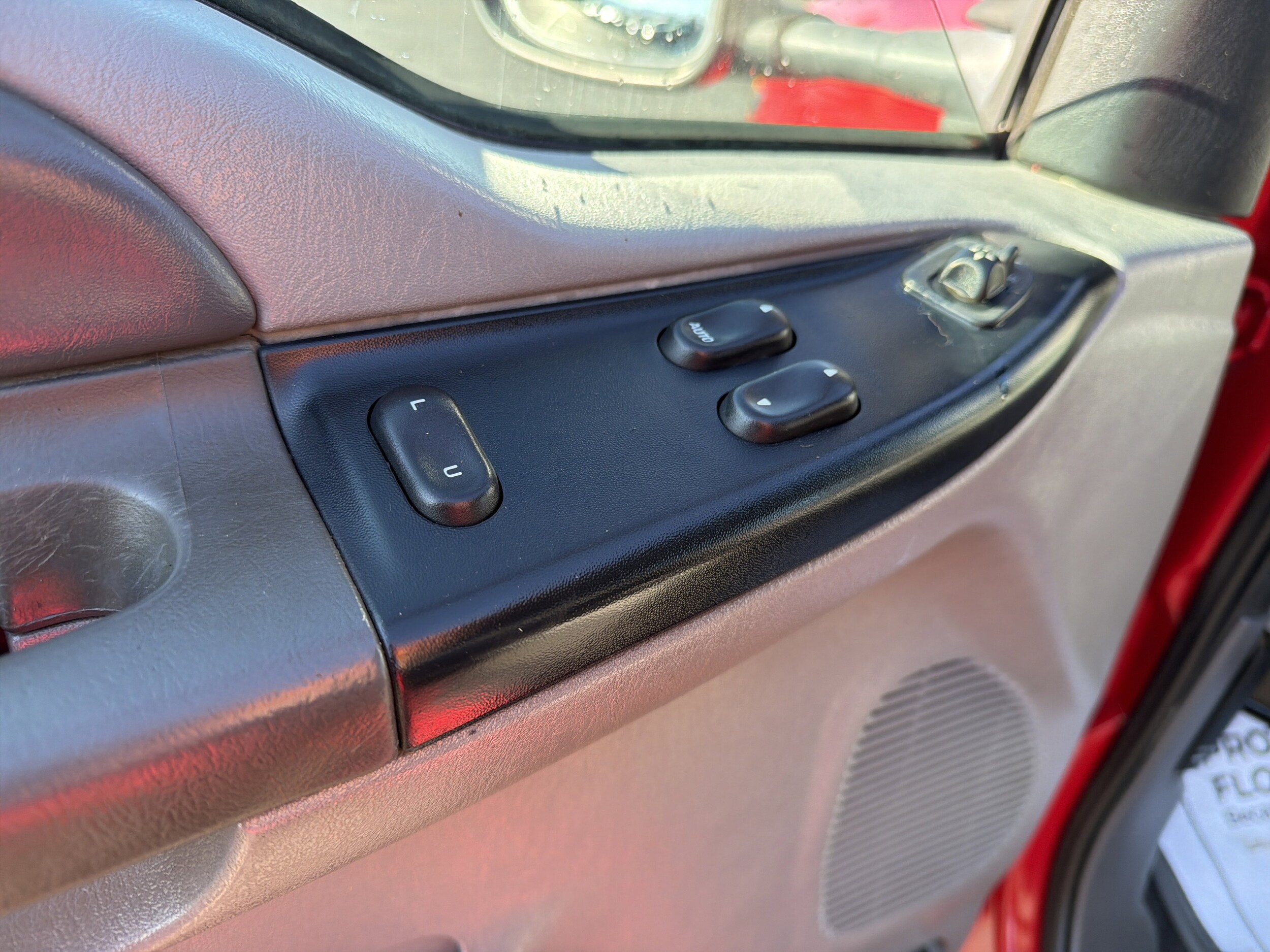 1999 Ford F-250 Super Duty XLT - Photo 12