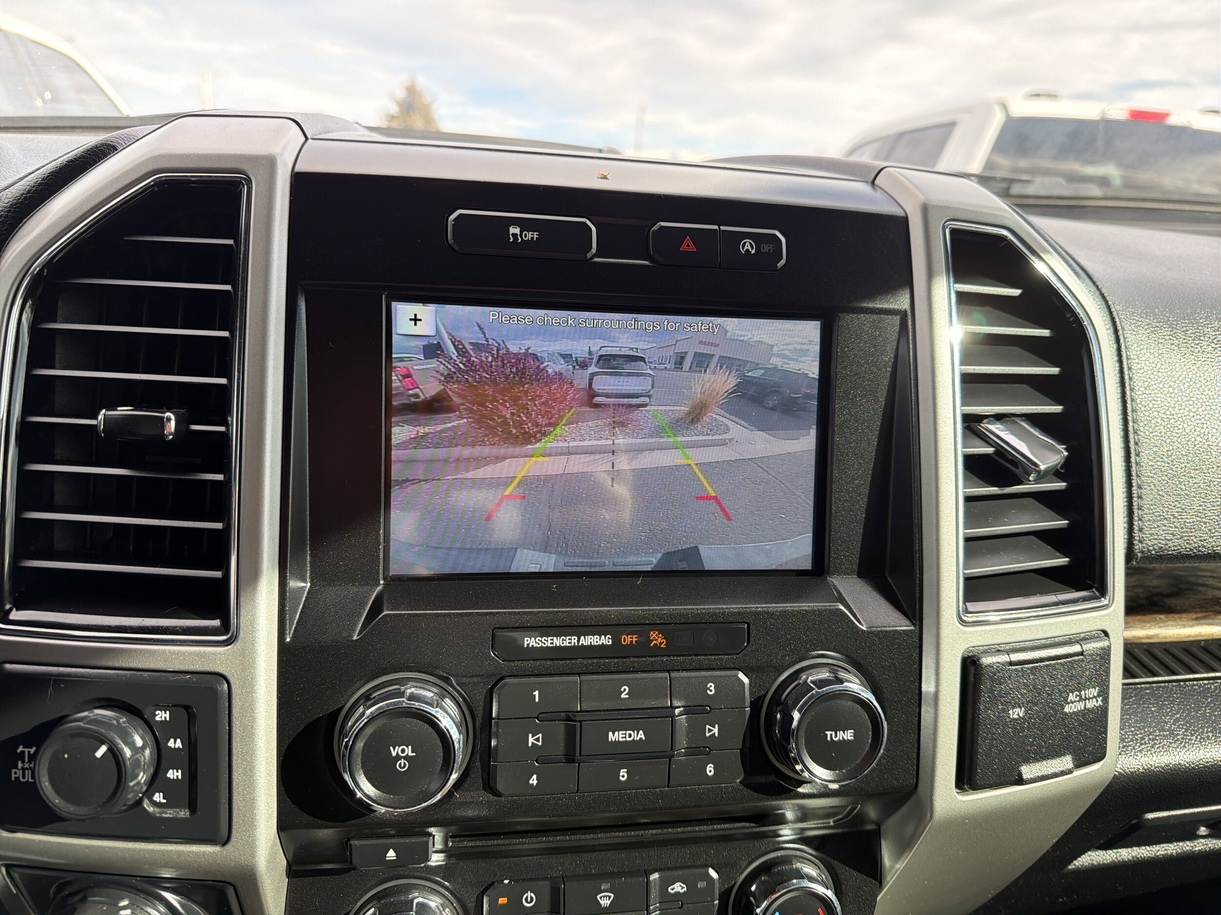 2018 Ford F-150 Lariat - Photo 17