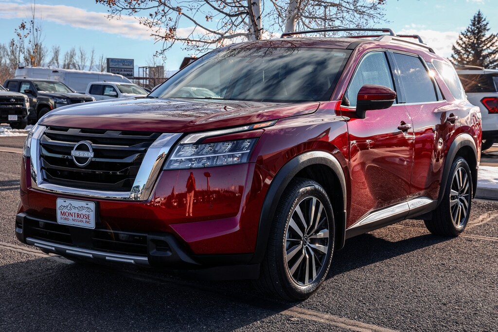 Used 2024 Nissan Pathfinder Platinum SUV
