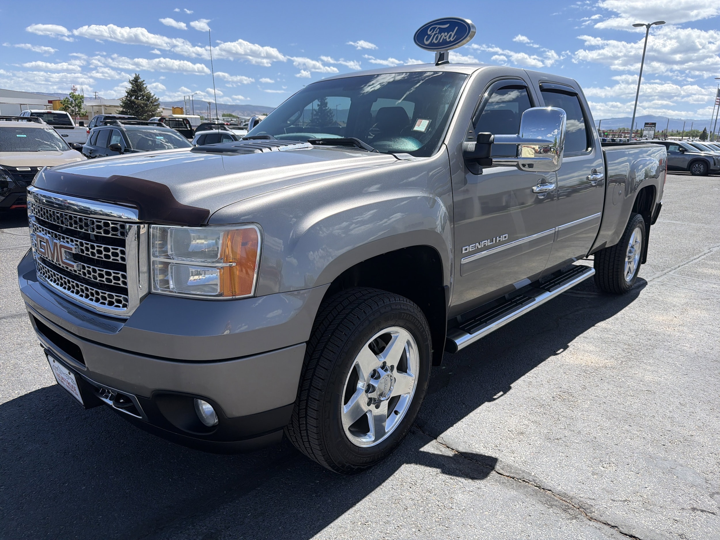 2013 GMC Sierra 4WD Crew Cab Standard Box's photo