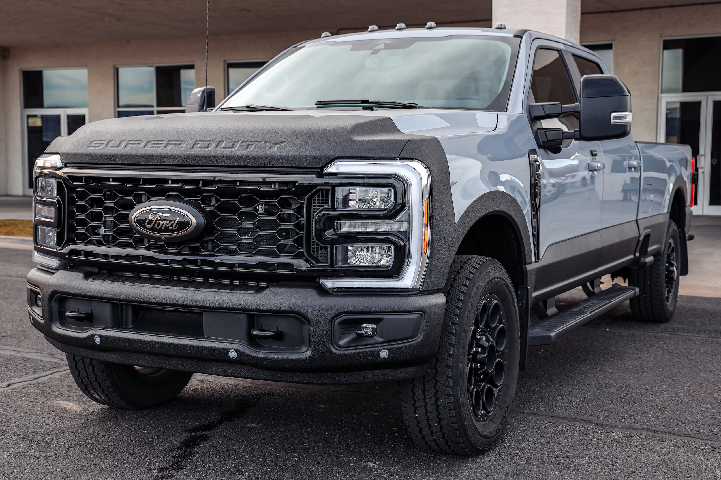 2025 Ford F-350 Super Duty Lariat's photo