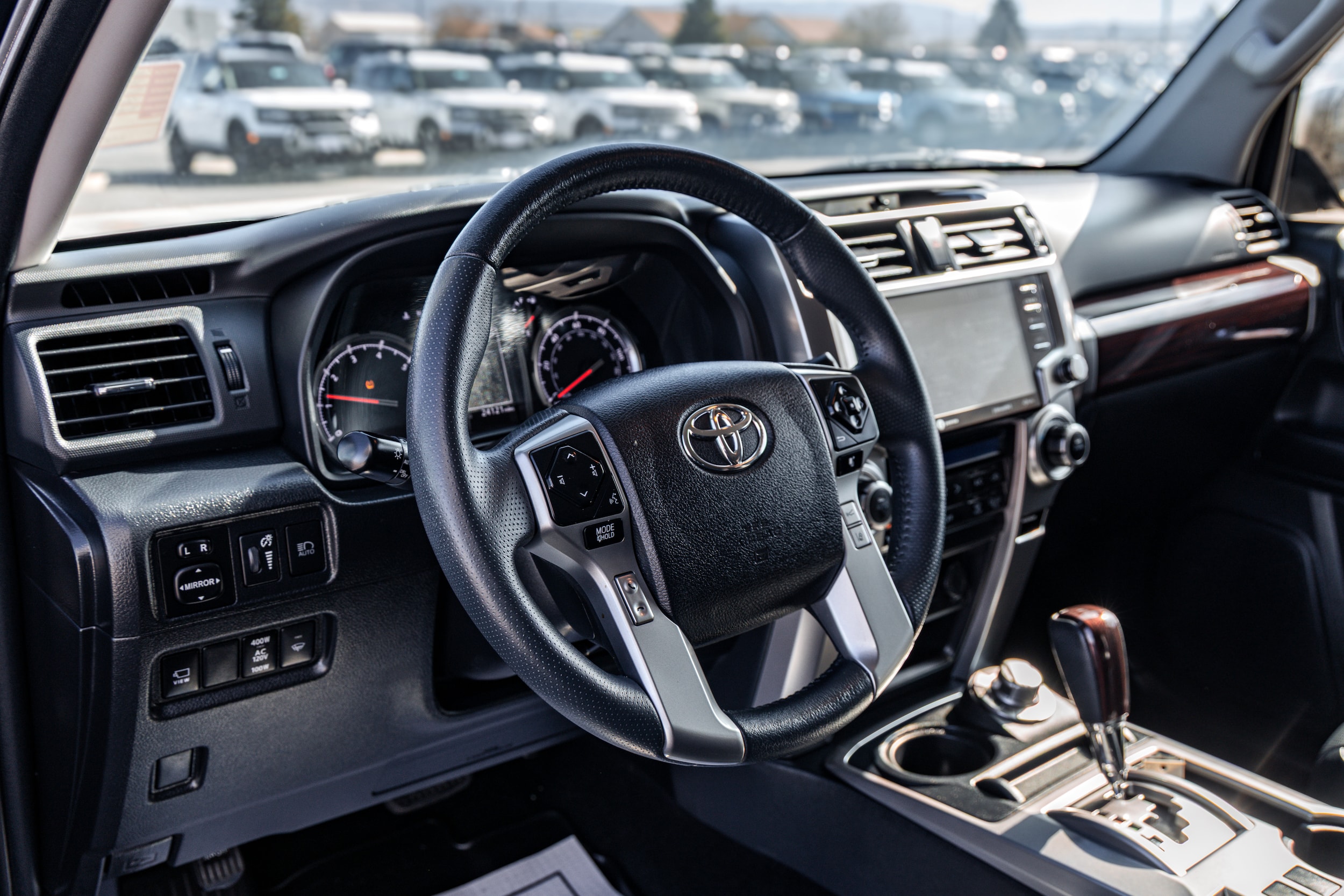 2022 Toyota 4Runner Limited - Photo 8