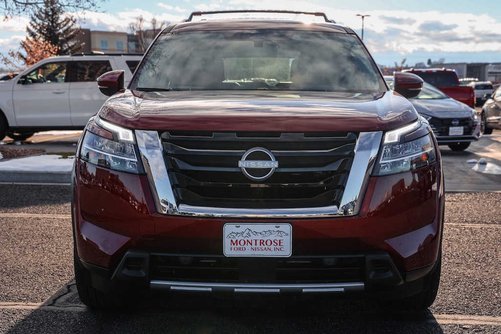 Used 2024 Nissan Pathfinder Platinum SUV
