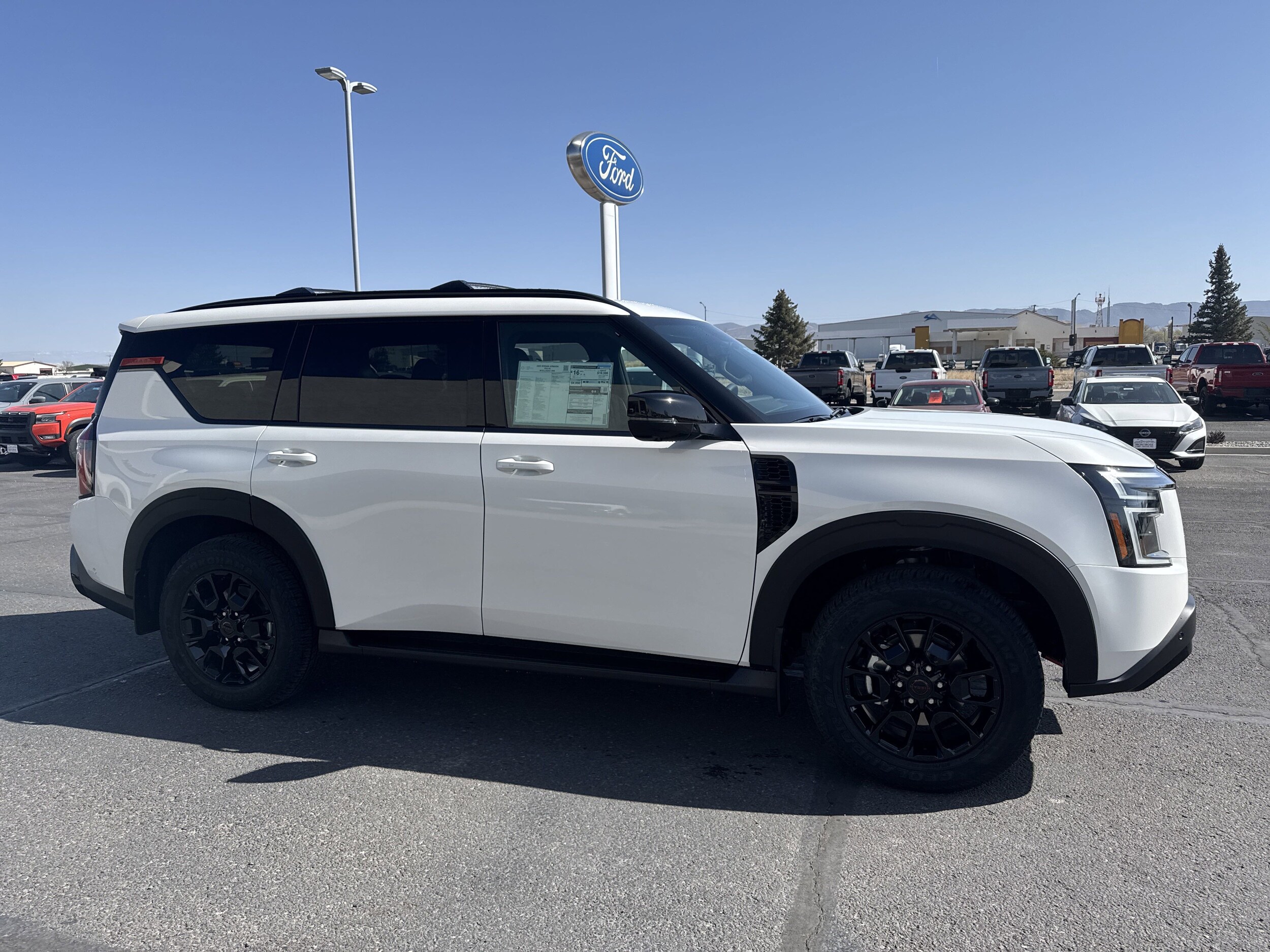 2025 Nissan Armada photo 4