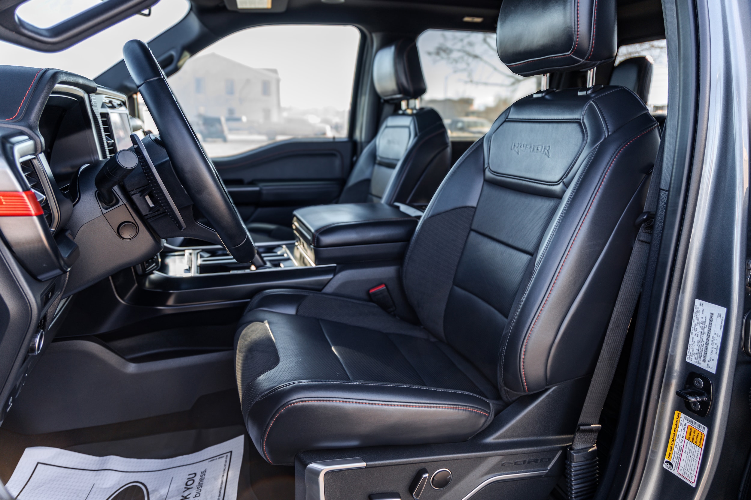 2025 Ford F-150 Raptor - Photo 8