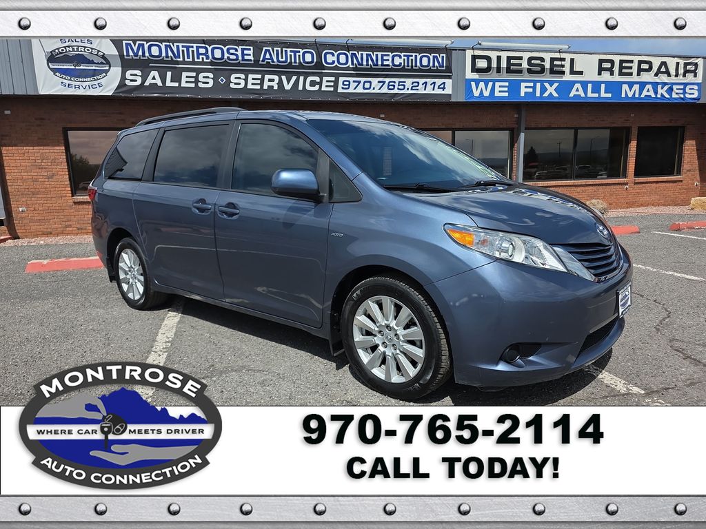 2017 Toyota Sienna LE V6 AWD 7-Passenger's photo