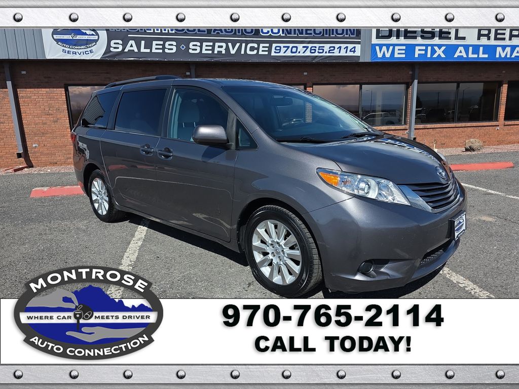 2015 Toyota Sienna LE V6 AWD 7-Passenger's photo