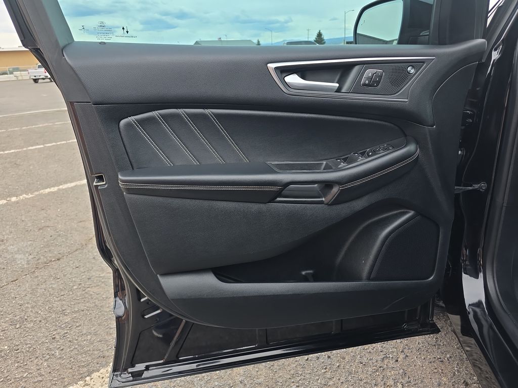 2022 Ford Edge ST - Photo 10