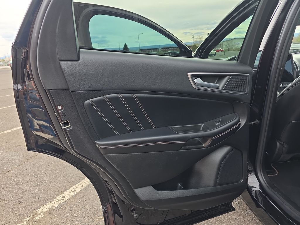 2022 Ford Edge ST - Photo 25