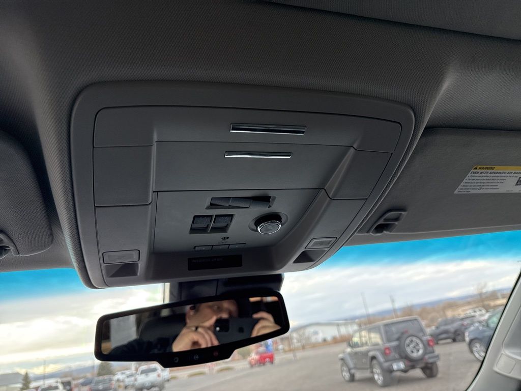 2020 Chevrolet Suburban Premier - Photo 18