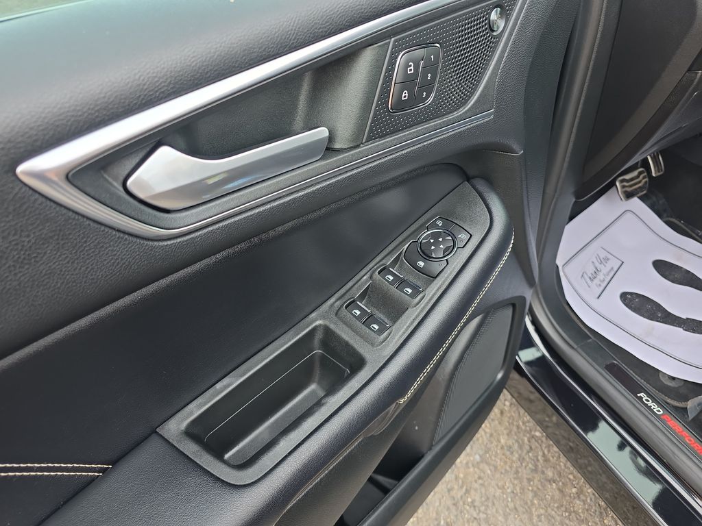 2022 Ford Edge ST - Photo 11