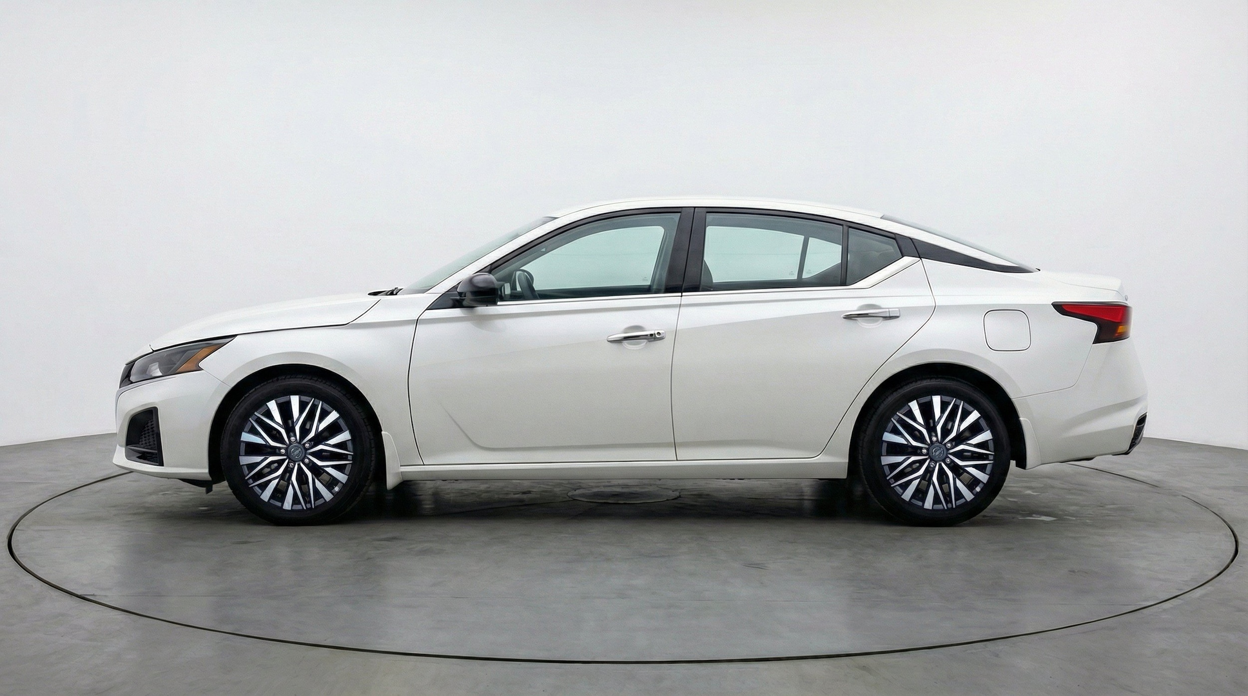 Thumbnail: 2025 Nissan Altima - 5