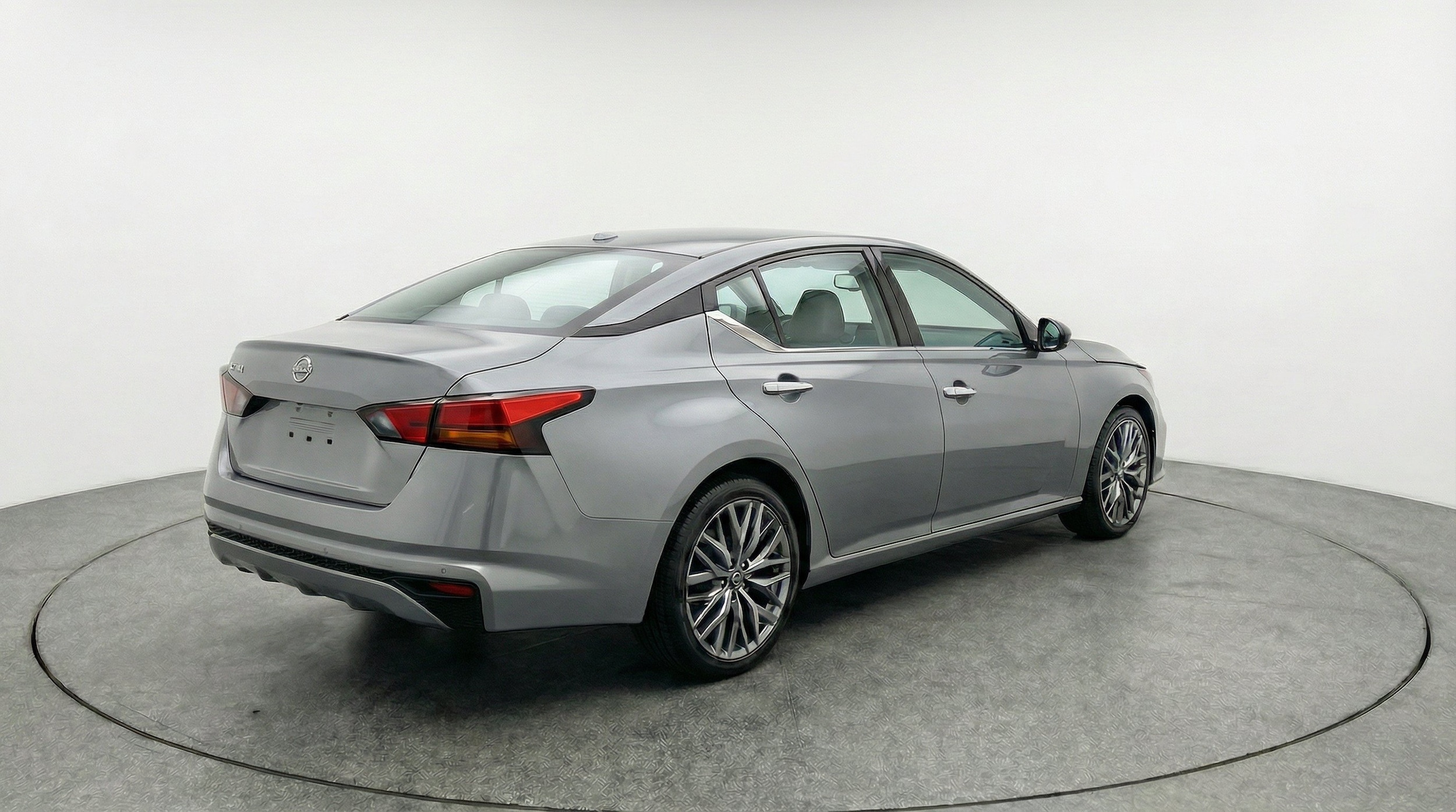 Thumbnail: 2025 Nissan Altima - 9