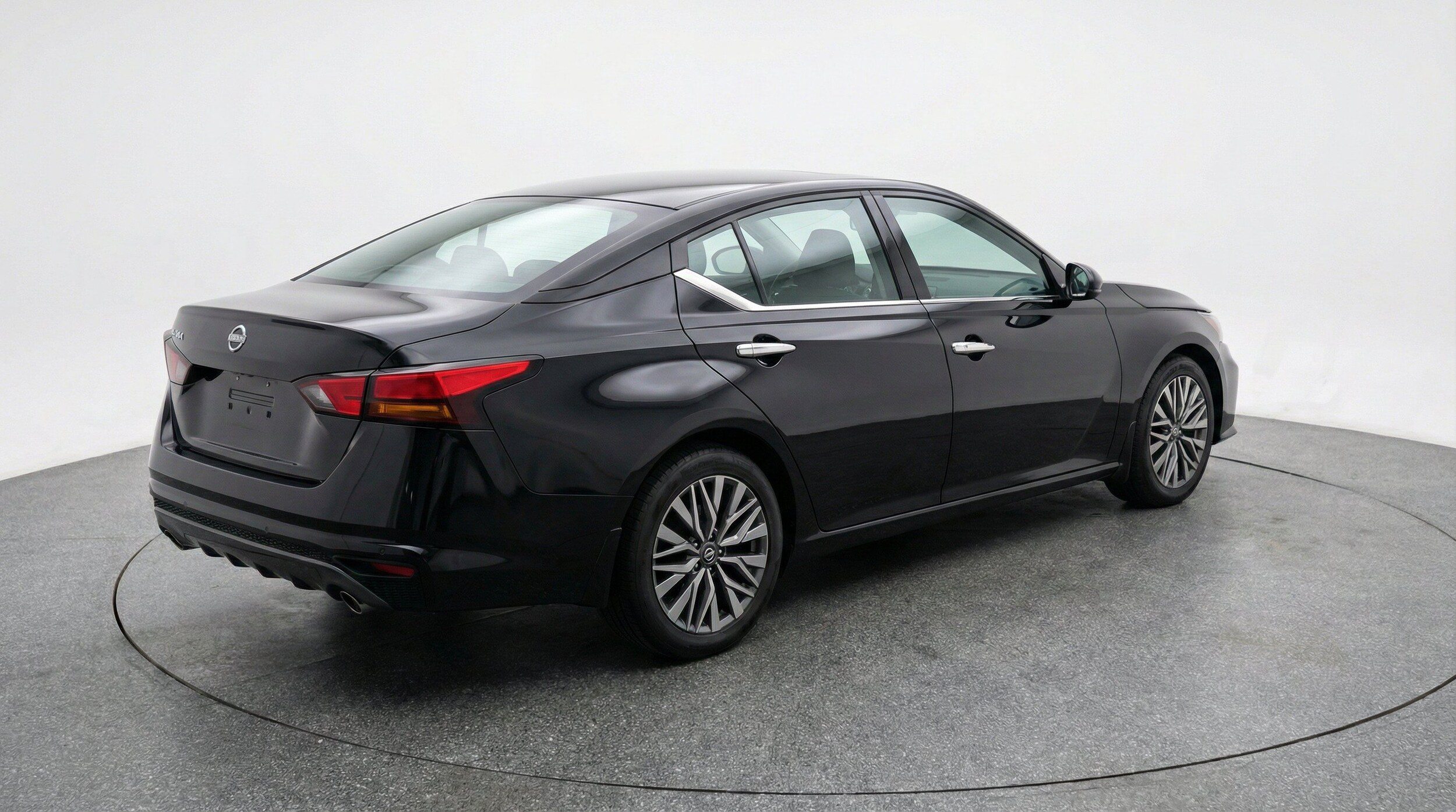 Thumbnail: 2025 Nissan Altima - 9