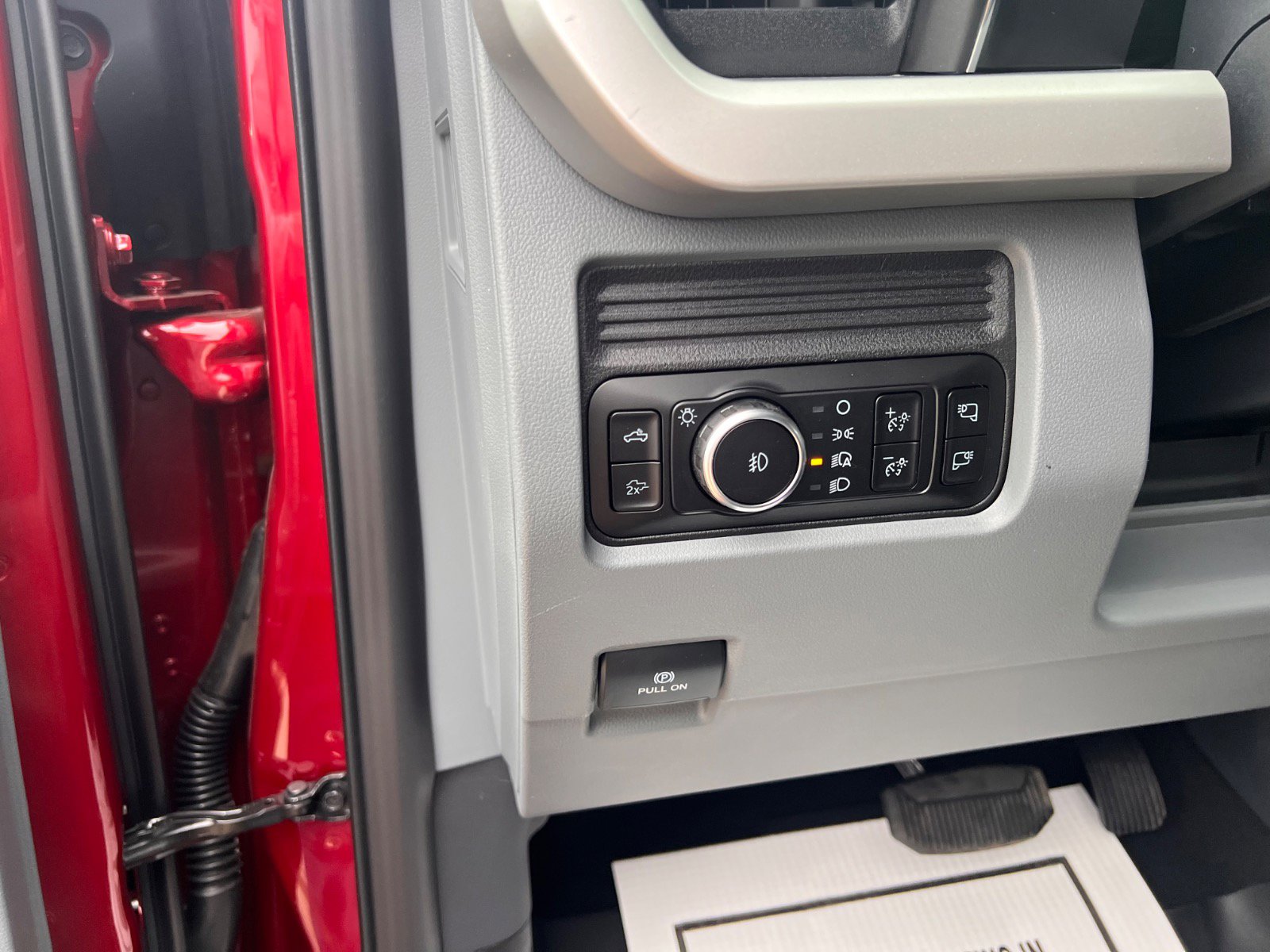 2026 Ford F-350 Super Duty XLT - Photo 15
