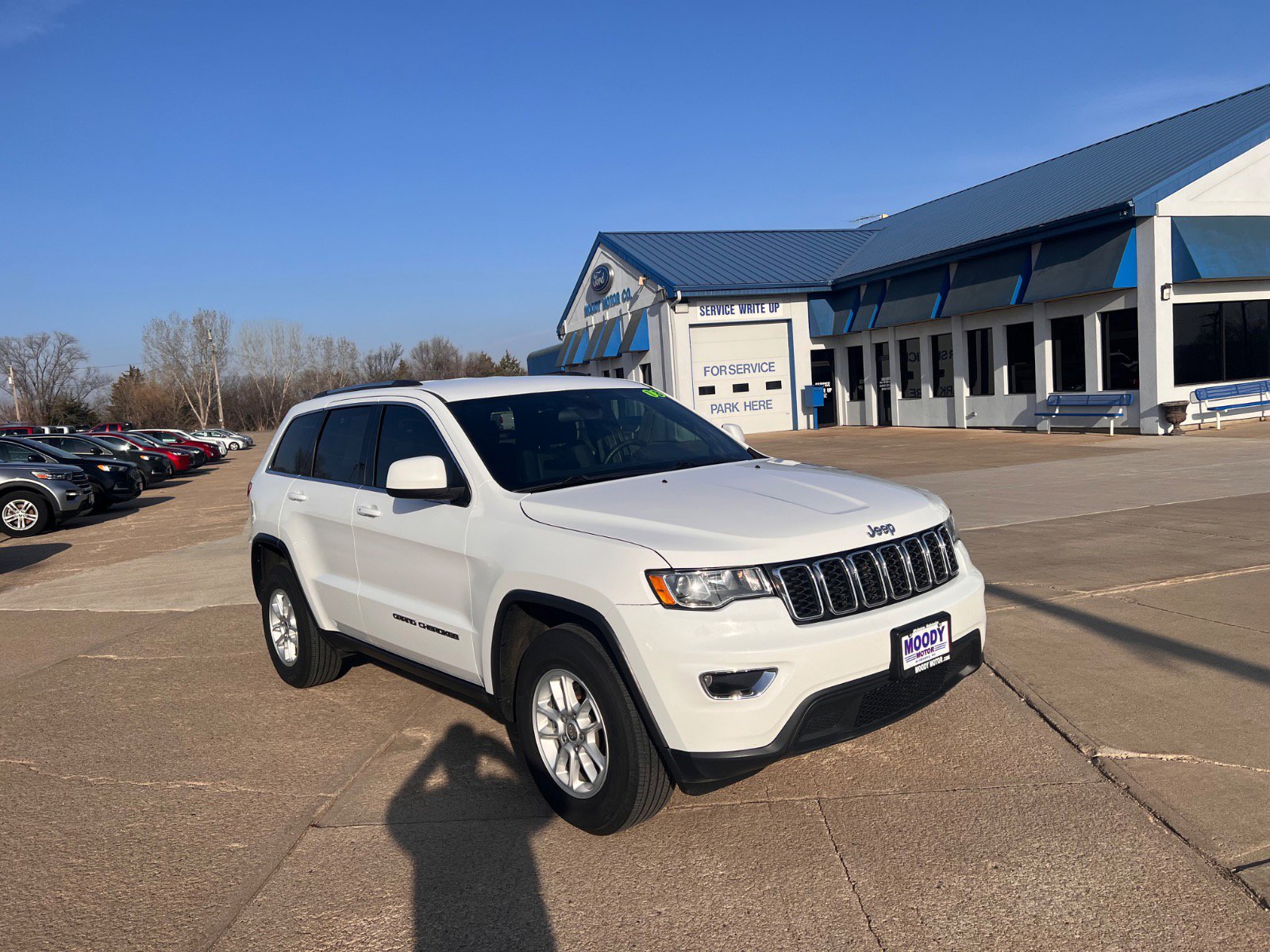 Used 2018 Jeep Grand Cherokee Laredo E with VIN 1C4RJFAG0JC310653 for sale in Niobrara, NE