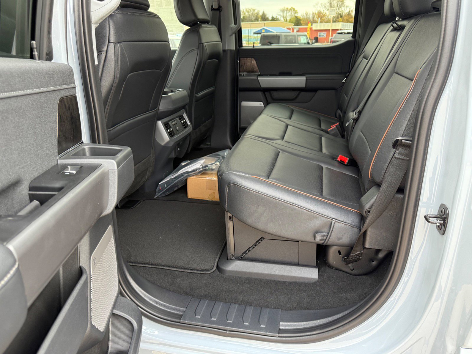 2026 Ford F-350 Super Duty Lariat - Photo 11