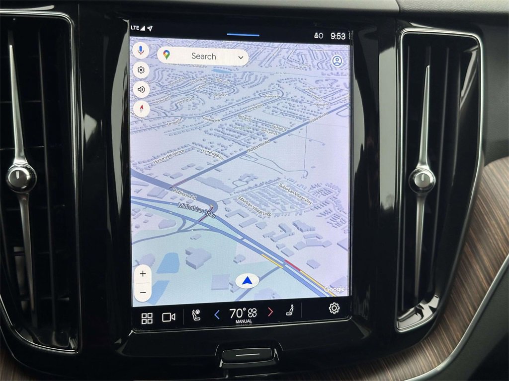 2023 Volvo XC60 B5 Plus photo 3