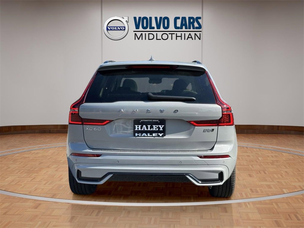 2026 Volvo XC60 B5 photo 3