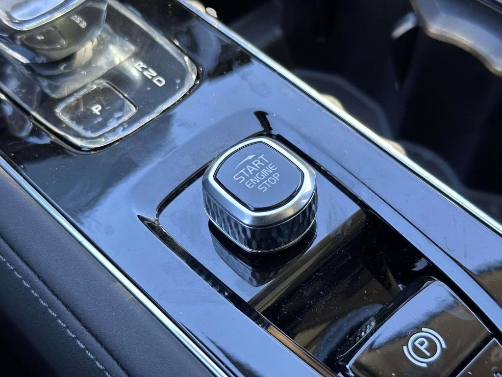 2025 Volvo XC90 Plus - Photo 7