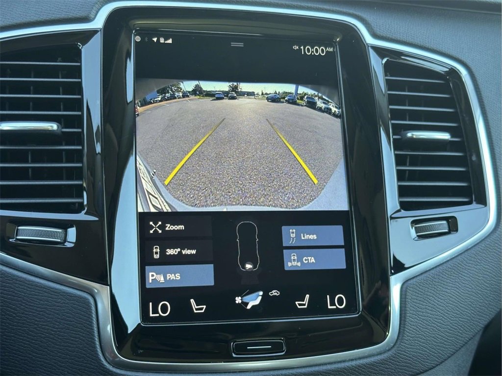 2022 Volvo XC90 T6 Momentum photo 4