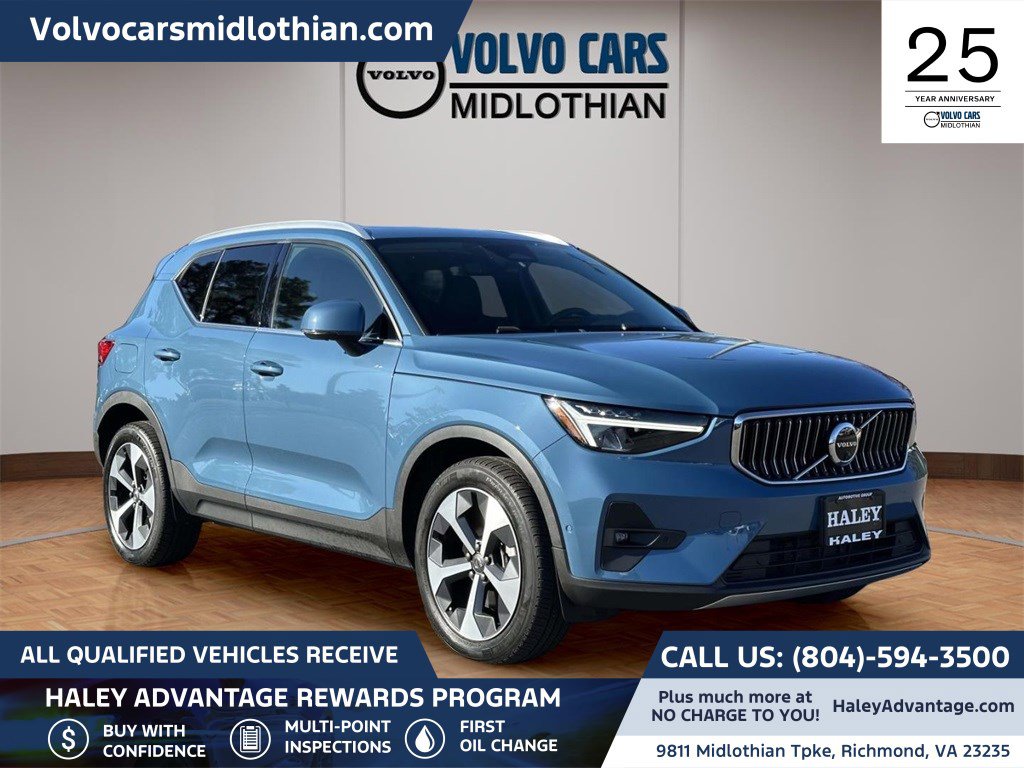 2023 Volvo XC40 Plus's photo