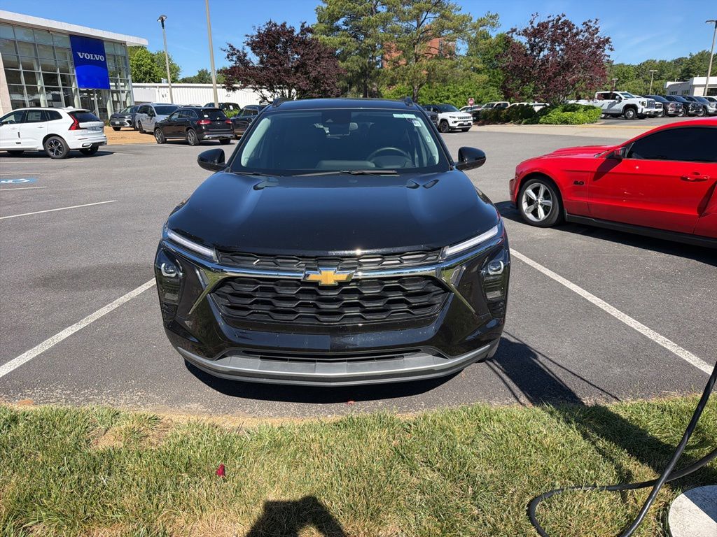 2025 Chevrolet Trax LT's photo