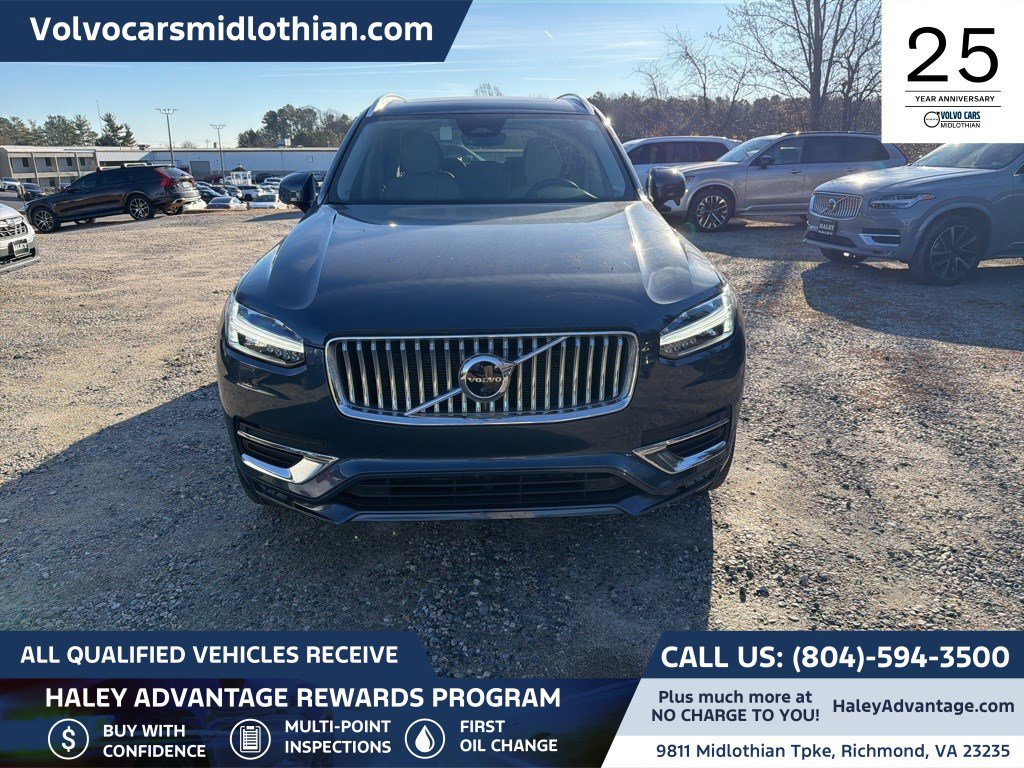 2023 Volvo XC90 Plus's photo
