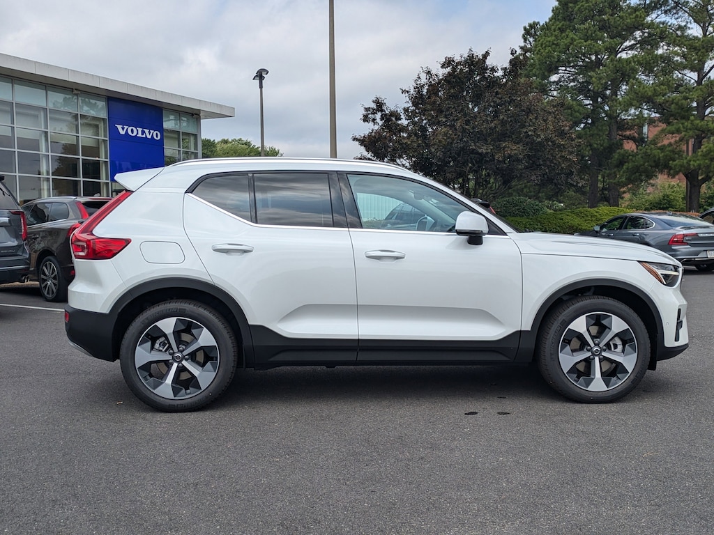 New 2025 Volvo XC40 B5 Plus Bright Theme Volvo Cars Midlothian