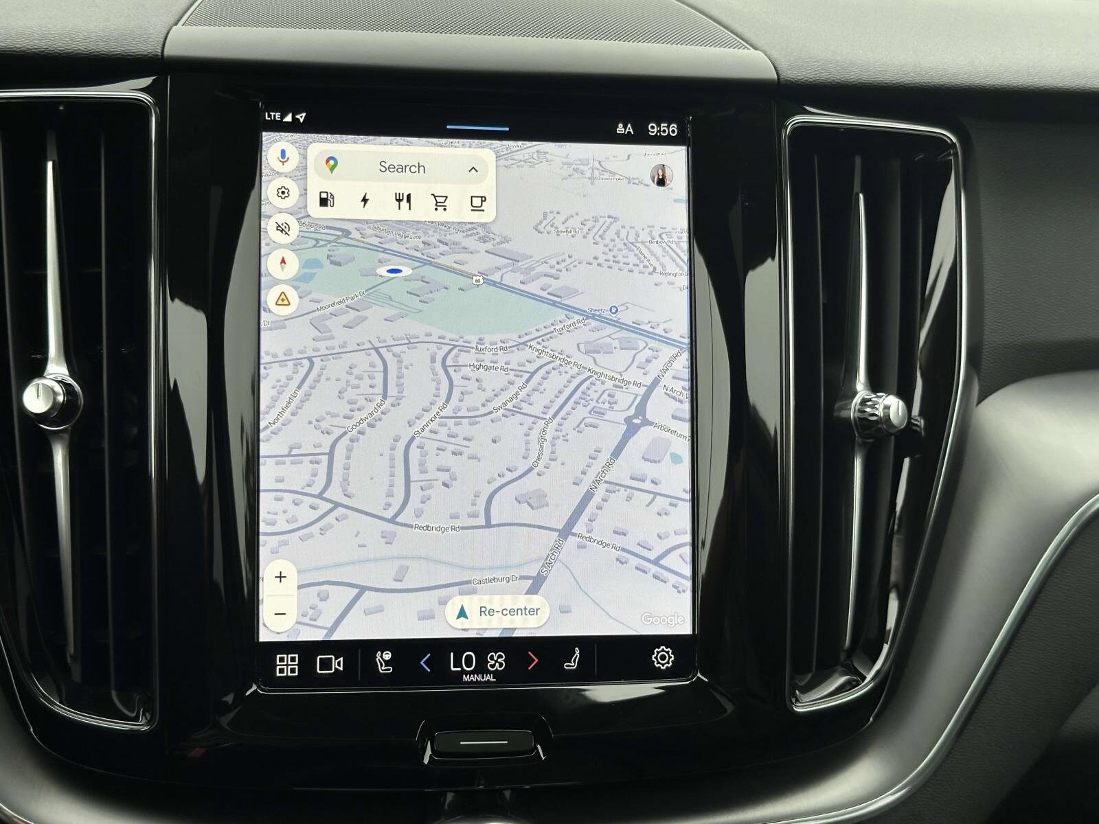 2025 Volvo XC60 Hybrid T8 Plus photo 2