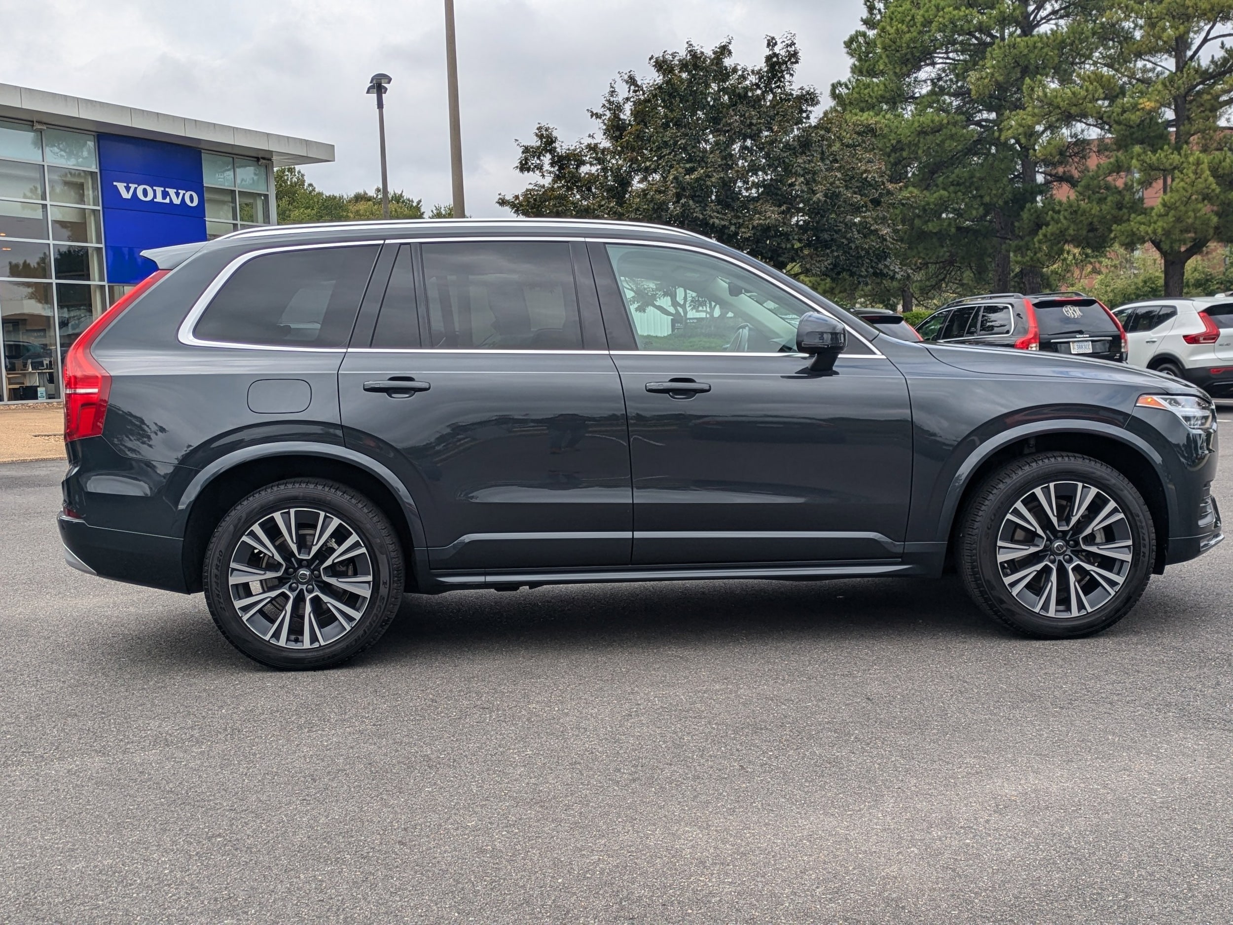 Used 2022 Volvo XC90 Momentum with VIN YV4102PK3N1817131 for sale in Midlothian, VA