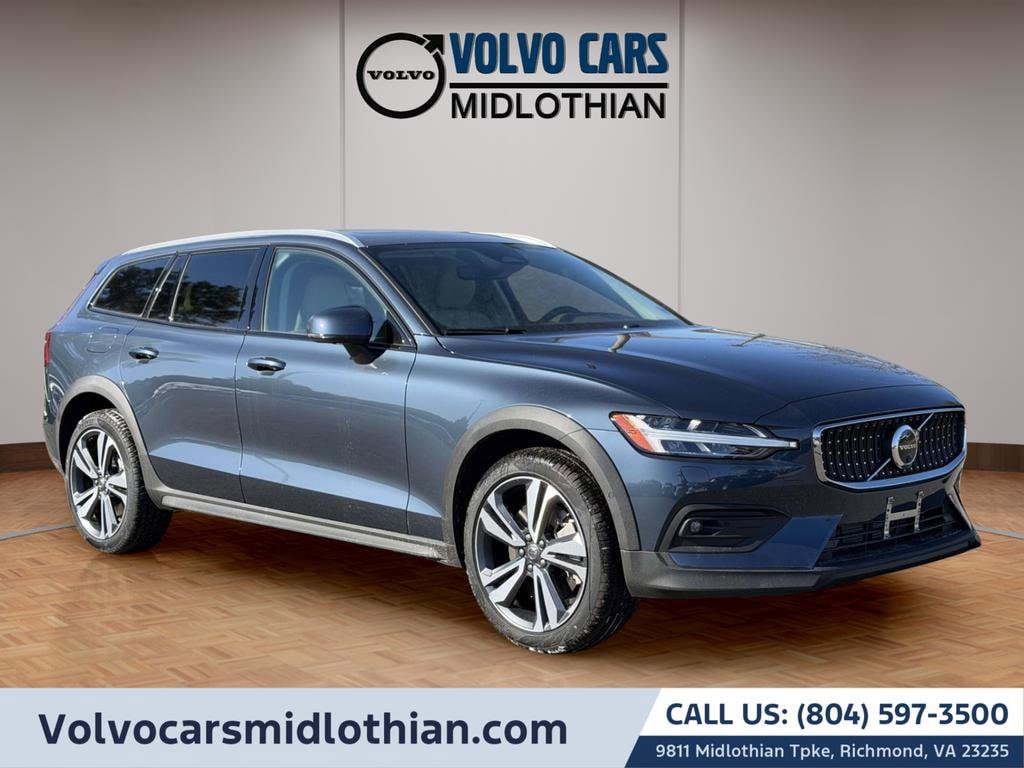 2026 Volvo V60 Cross Country B5 Plus AWD's photo