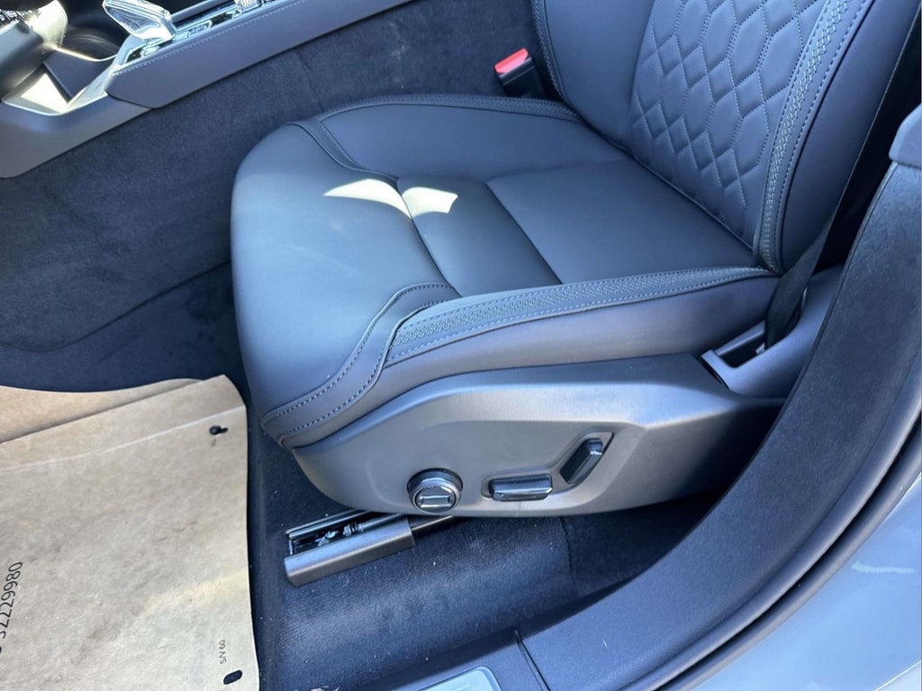 2026 Volvo XC90 Plus - Photo 16