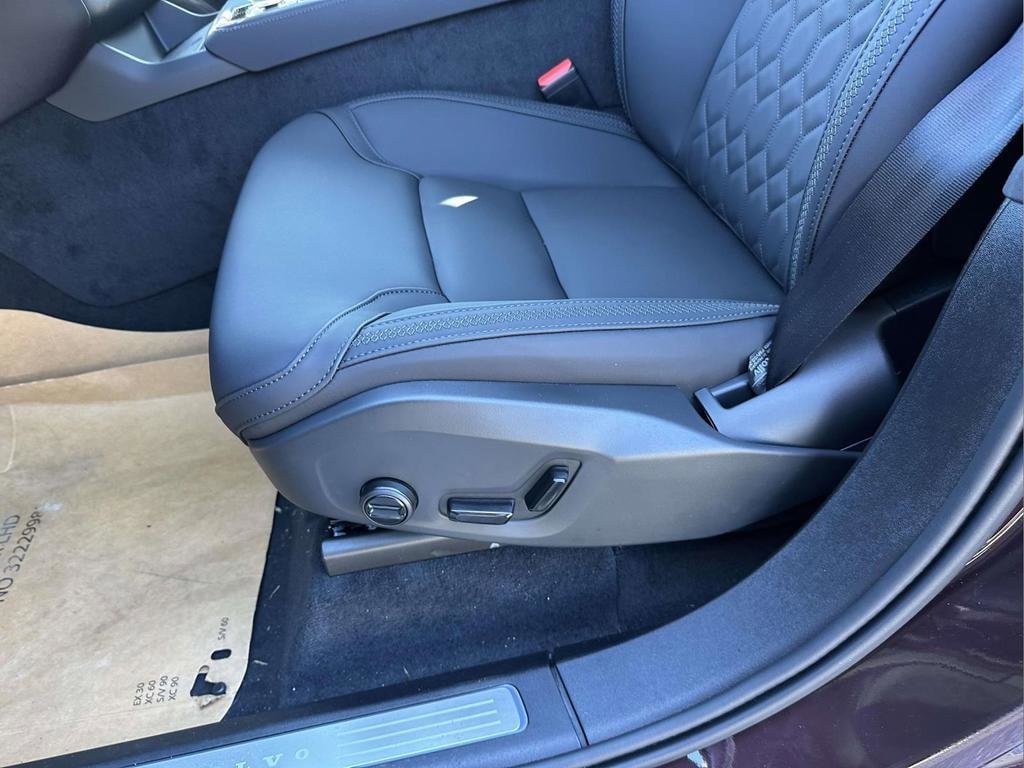 2025 Volvo XC90 Plus - Photo 16