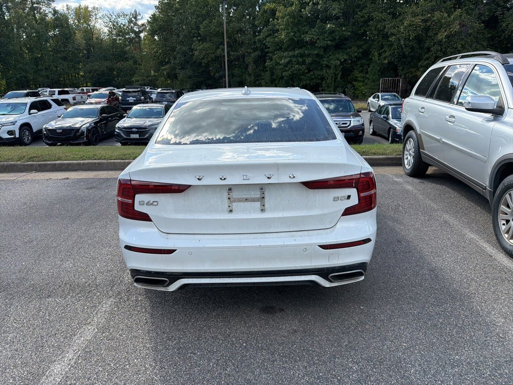 2022 Volvo S60 B5 Momentum photo 4