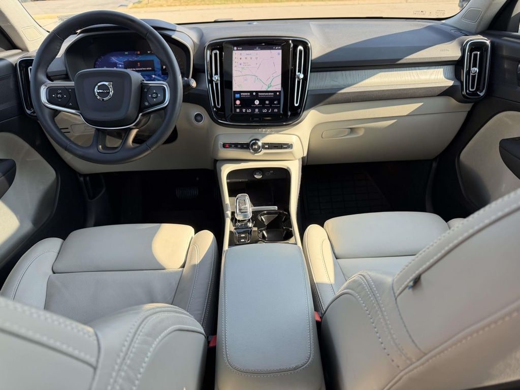 Used 2023 Volvo XC40 B5 Plus Bright Theme SUV