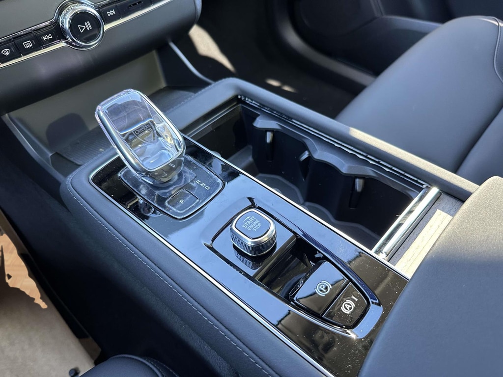 2026 Volvo XC90 Plus - Photo 6