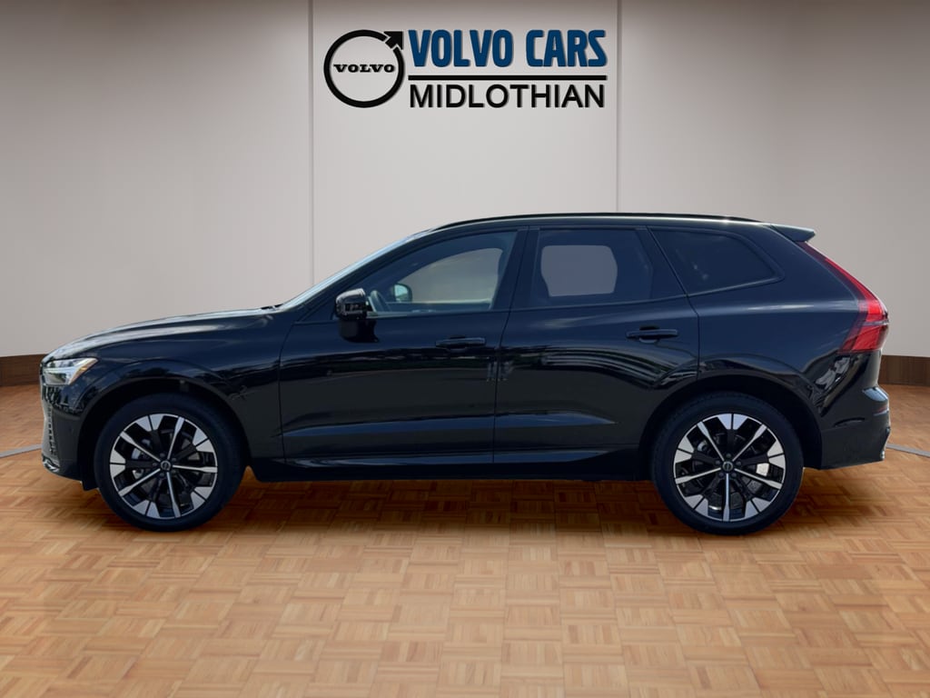 2026 Volvo XC60 Plus - Photo 23