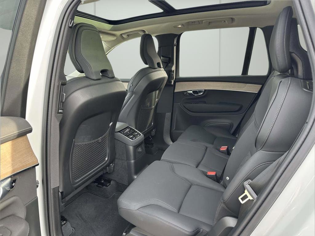 2025 Volvo XC90 Plus - Photo 14